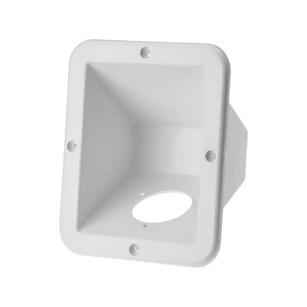 Caja empotrable sin tapa con orificio para boca de depósito de combustible náutico.