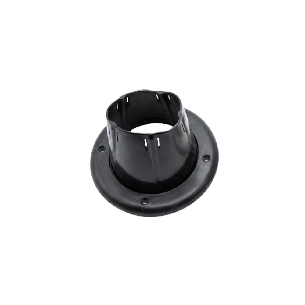 Pasacables cónico negro de PVC para cableado de yates.