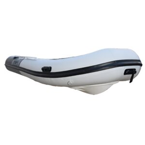 Semirrígida 400 fibra vidrio y flotador en PVC. Eslora de 4 m, gran estabilidad y capacidad para 6 personas. Ideal para uso recreativo o auxiliar.