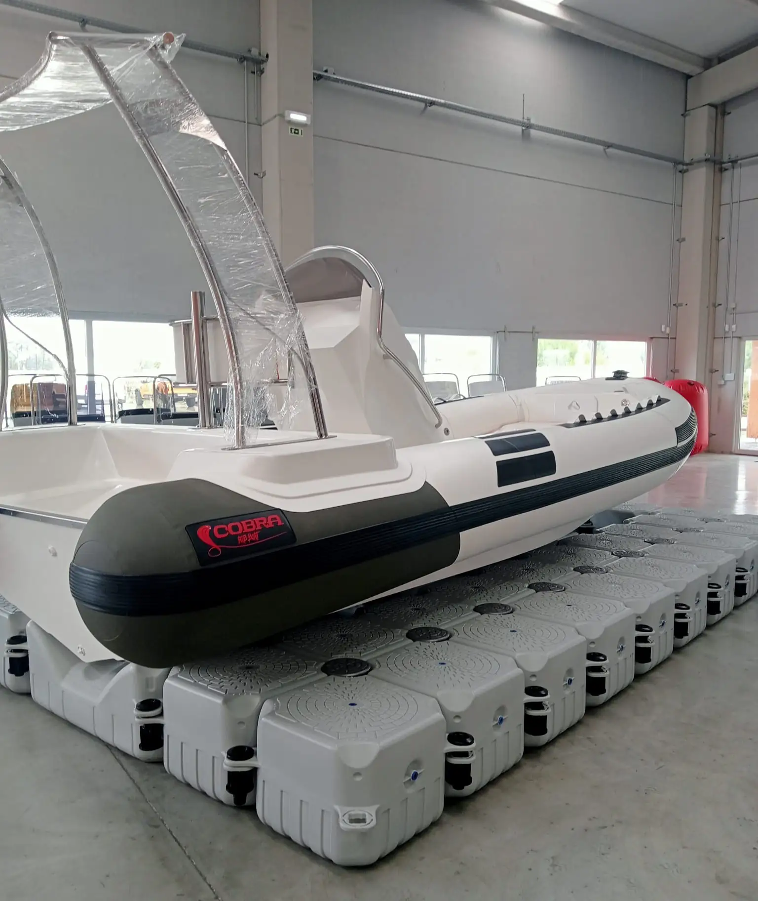 Plataforma flotante o pantalán para barcos, motos de agua o jet ski