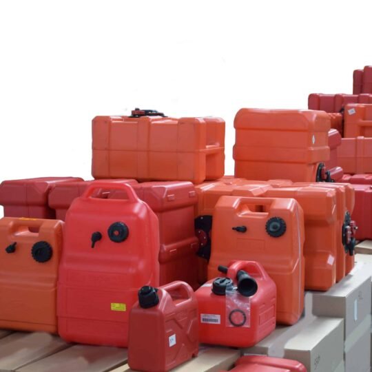 Depósitos de gasolina portátiles homologados para embarcaciones neumáticas y semirrígidas, disponibles en diferentes capacidades